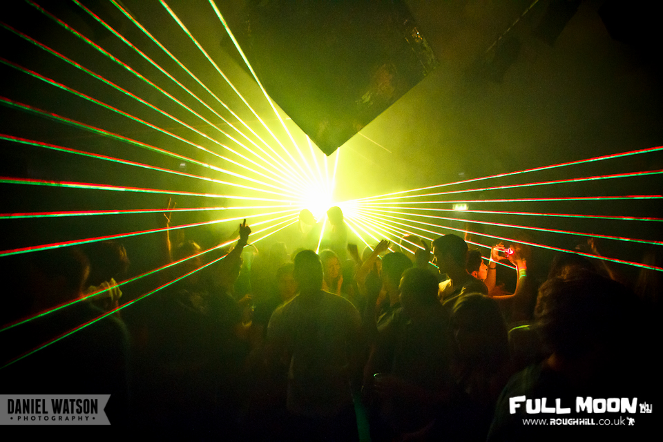 IMAGE: http://payload38.cargocollective.com/1/3/110609/3062853/22-03-2012-16_o.jpg