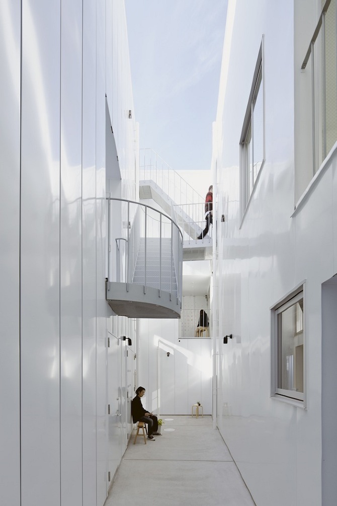 DA5 D Apartment by SPACESPACE in thisispaper.com